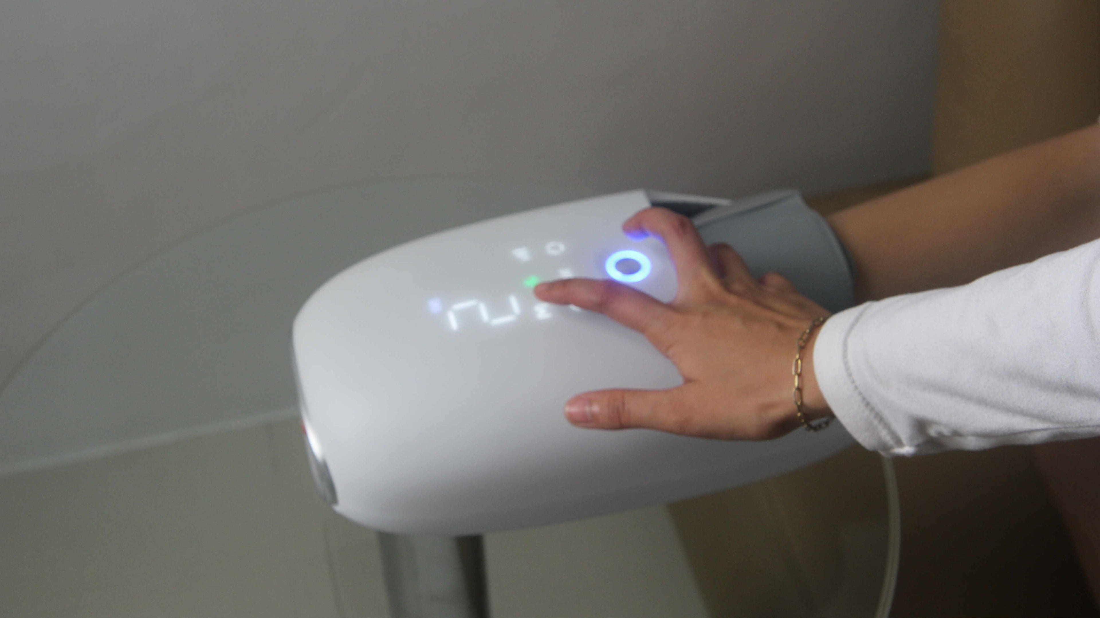 Hand-Spa Massager